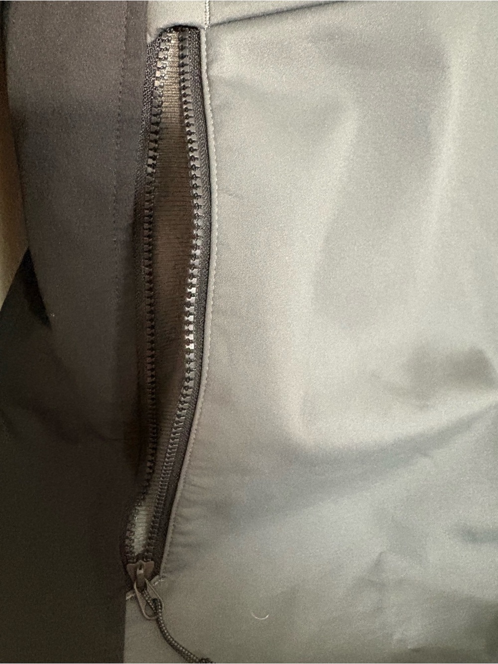 Under Armour Gray and Black Lightweight Softshell Jacket - Picture 2 of 6